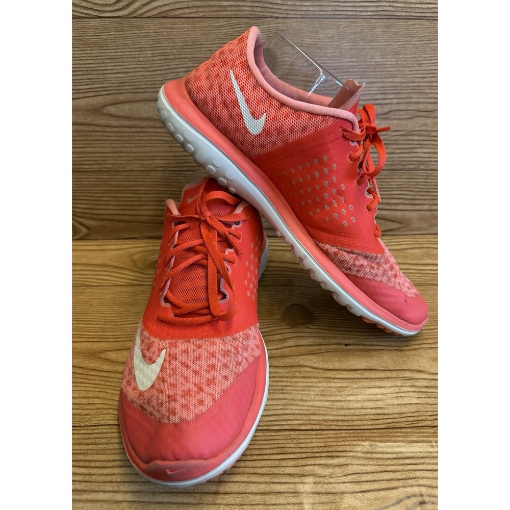 Nike FS Lite 2 Size 11 Crimson Lava Red Running Shoes Womens‎